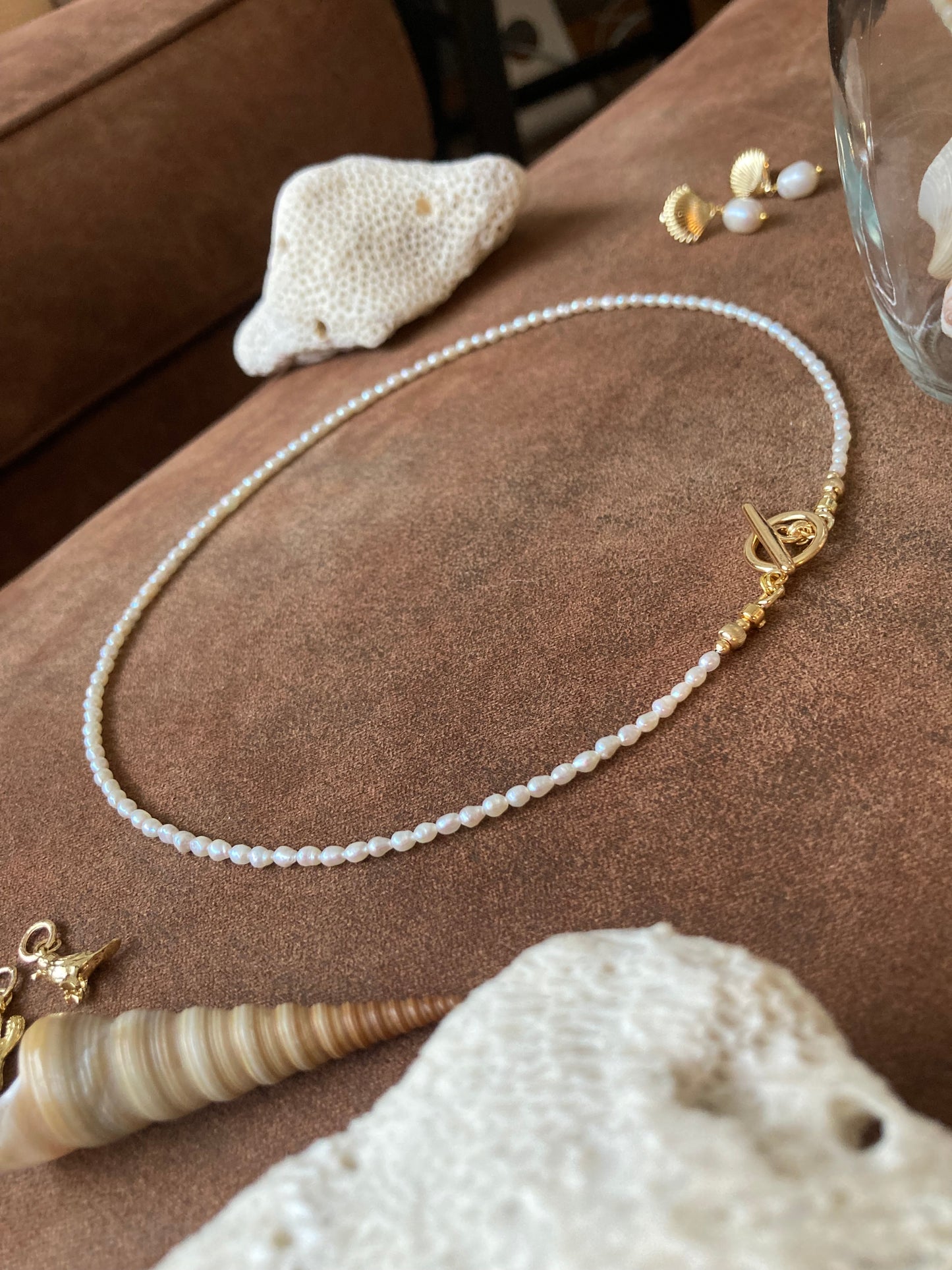 Lynn • Chic Tiny Seed Freshwater Pearl Choker Necklace