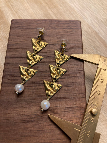 Modern Geometric Design Freshwater Pearl Golden Stud Earrings