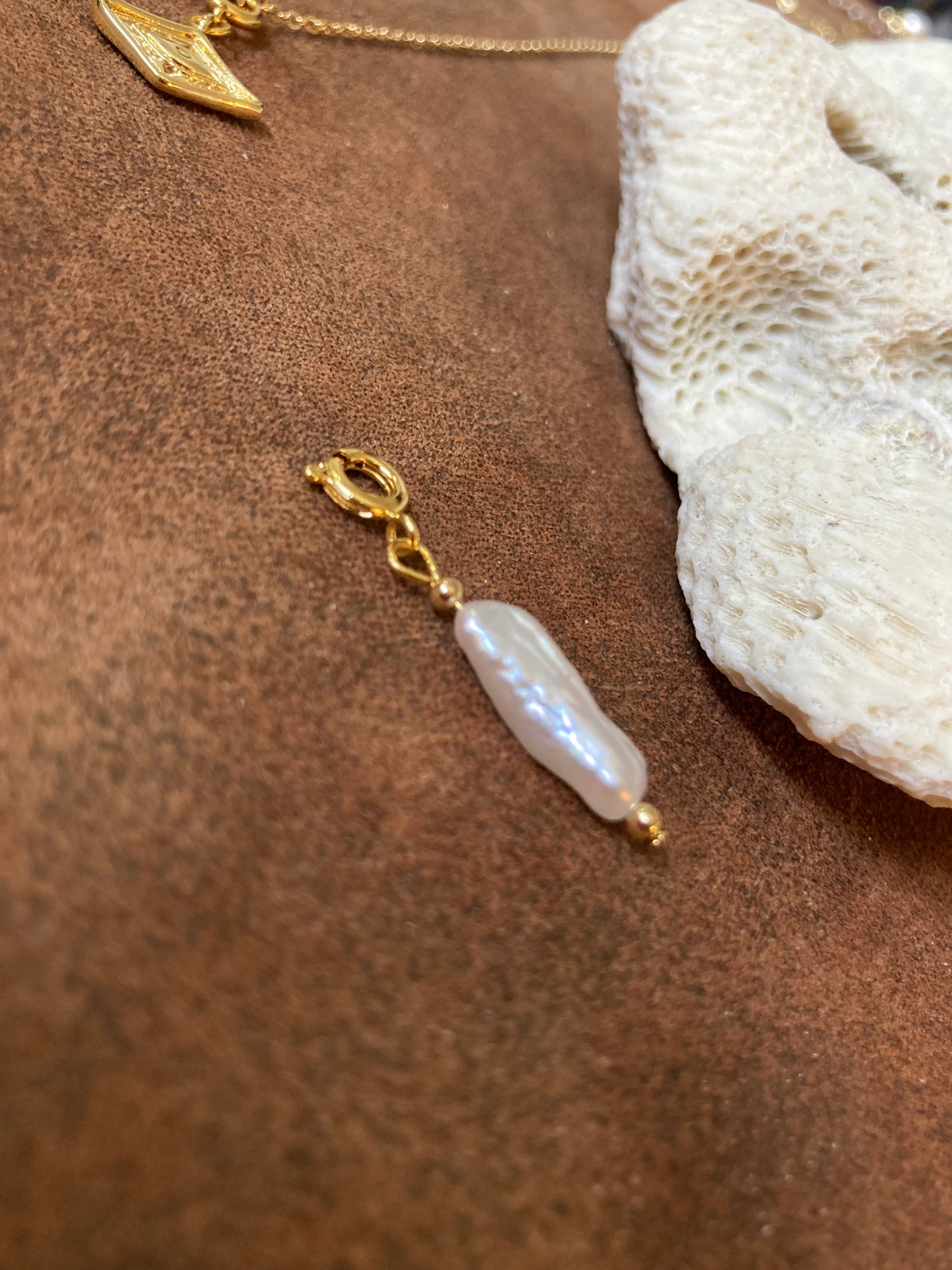 Simplicity Design Fine Freshwater Pearl Necklace