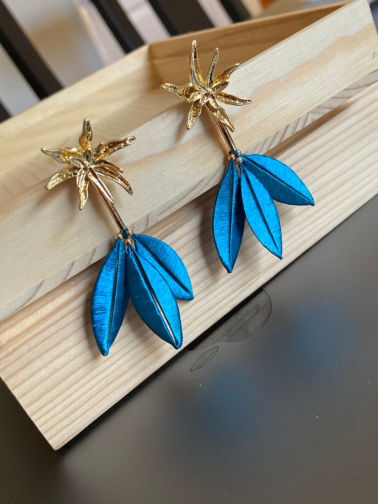 Marjon • Unique Design Interchangeable Golden Floral Studs & Peacock Blue Earrings