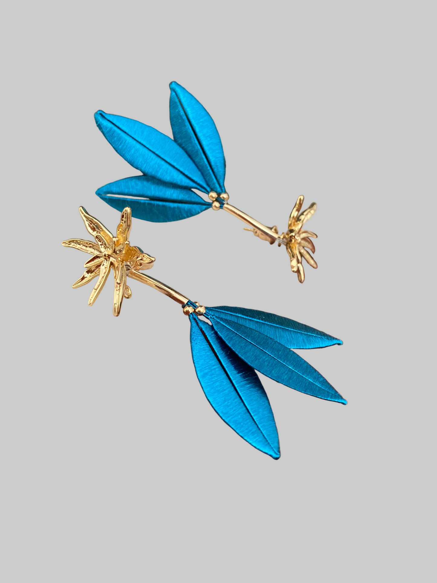 Marjon • Unique Design Interchangeable Golden Floral Studs & Peacock Blue Earrings