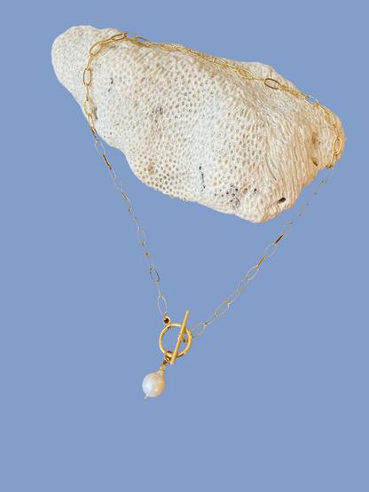 Modern Gold Necklace with Natural Freshwater Pearl