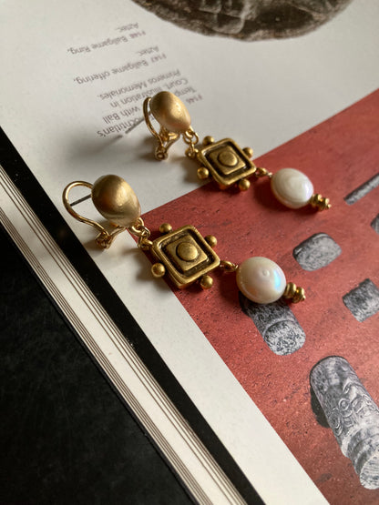Freshwater Pearls Gold Stud Earrings (Copy)