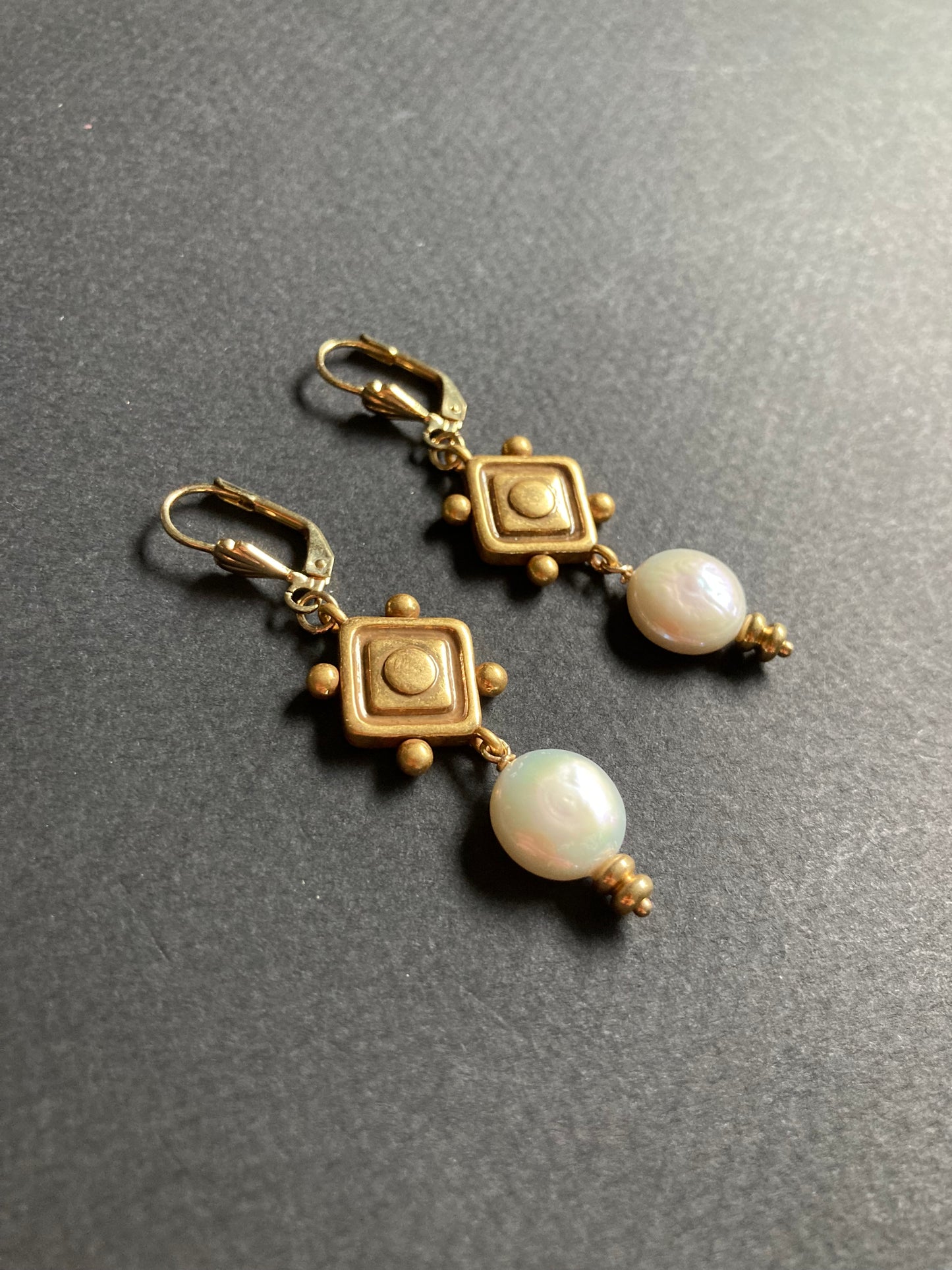 Freshwater Pearls Gold Stud Earrings (Copy)