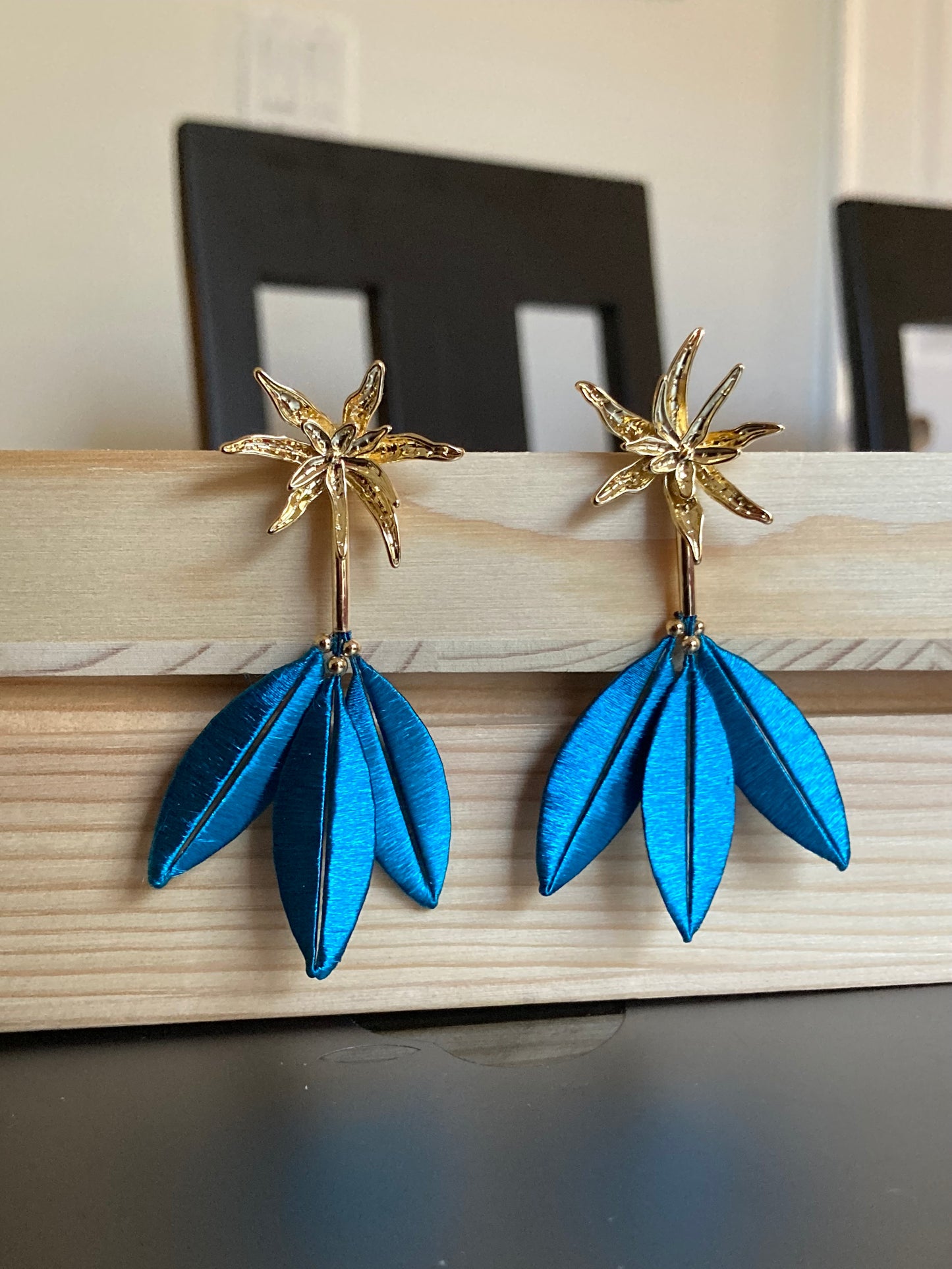 Marjon • Unique Design Interchangeable Golden Floral Studs & Peacock Blue Earrings