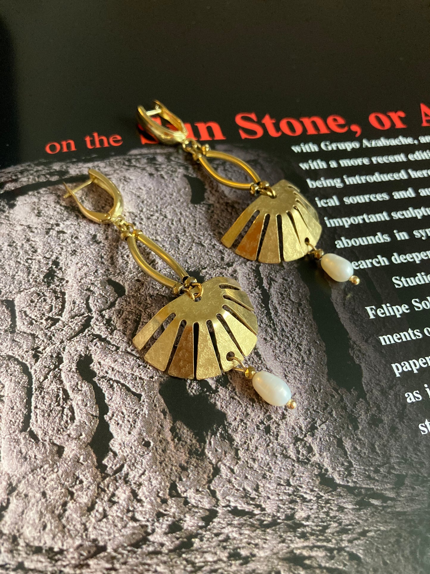 Tulum•Unique Freshwater Pearl Hand Hammered Golden Geometric Earrings