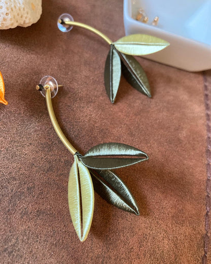 Caroline•Unique Design Shiny Hand-wrapped Silky Threads Leaves Earrings