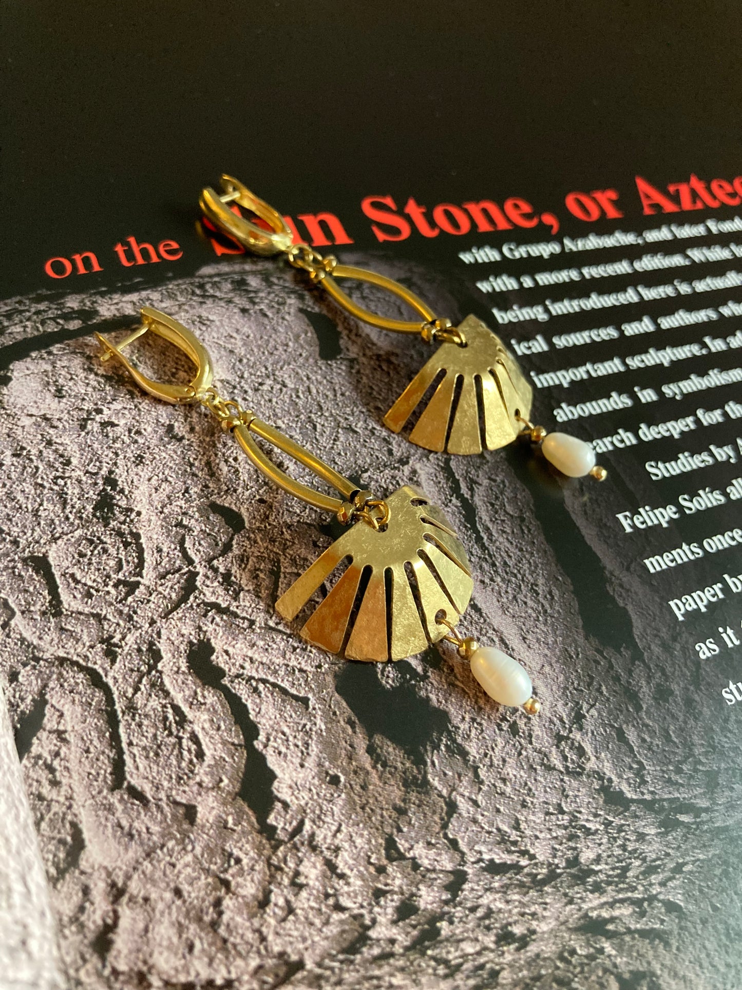 Tulum•Unique Freshwater Pearl Hand Hammered Golden Geometric Earrings