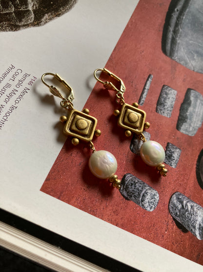 Freshwater Pearls Gold Stud Earrings (Copy)