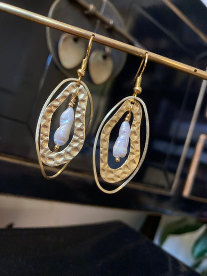 Lynn T• Tulum• Freshwater Pearl Modern Geometric Design Golden Dangling Earrings