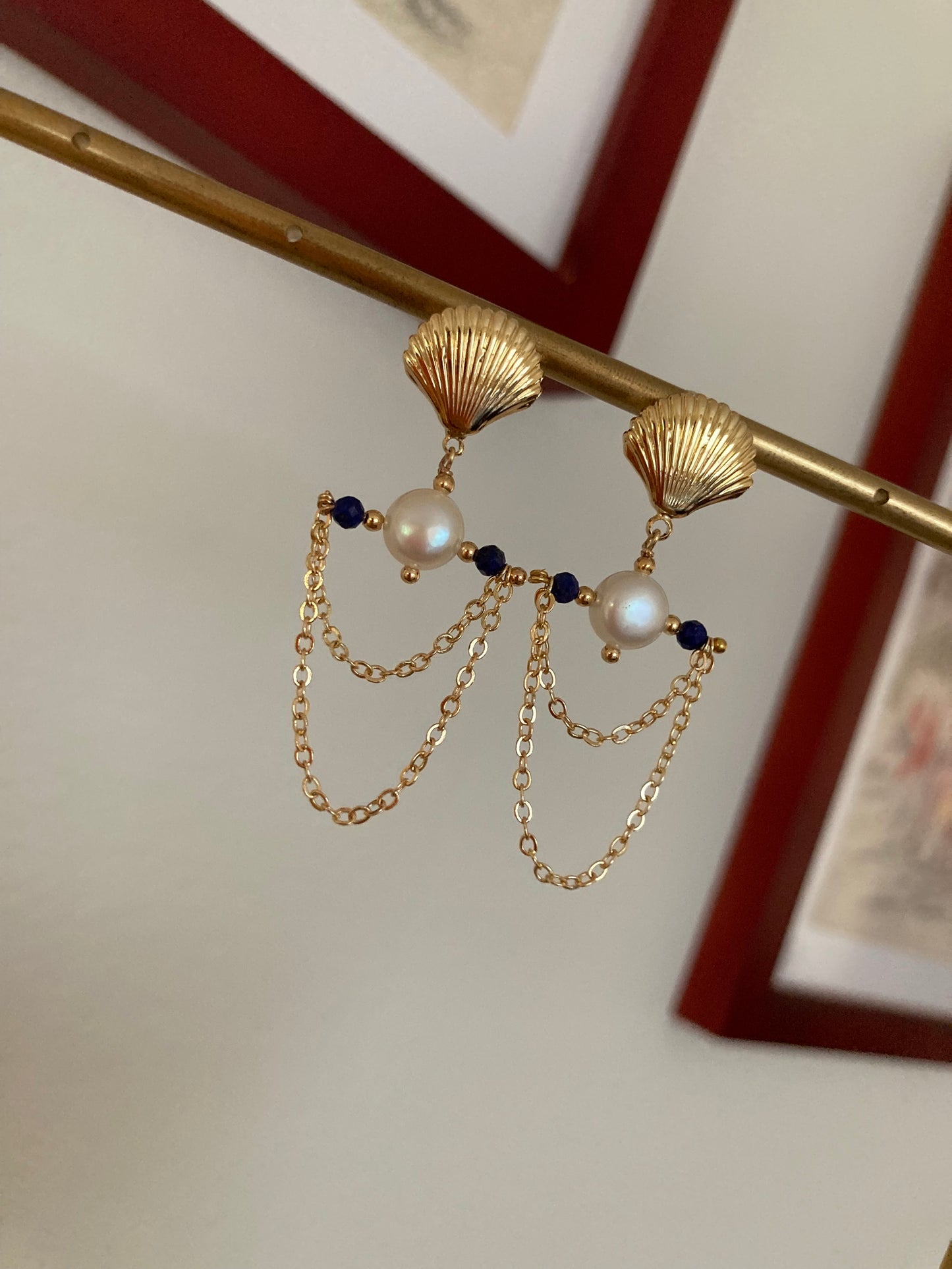 Gold Shell Stud Earrings with Freshwater Pearls – Vintage Style Jewelry