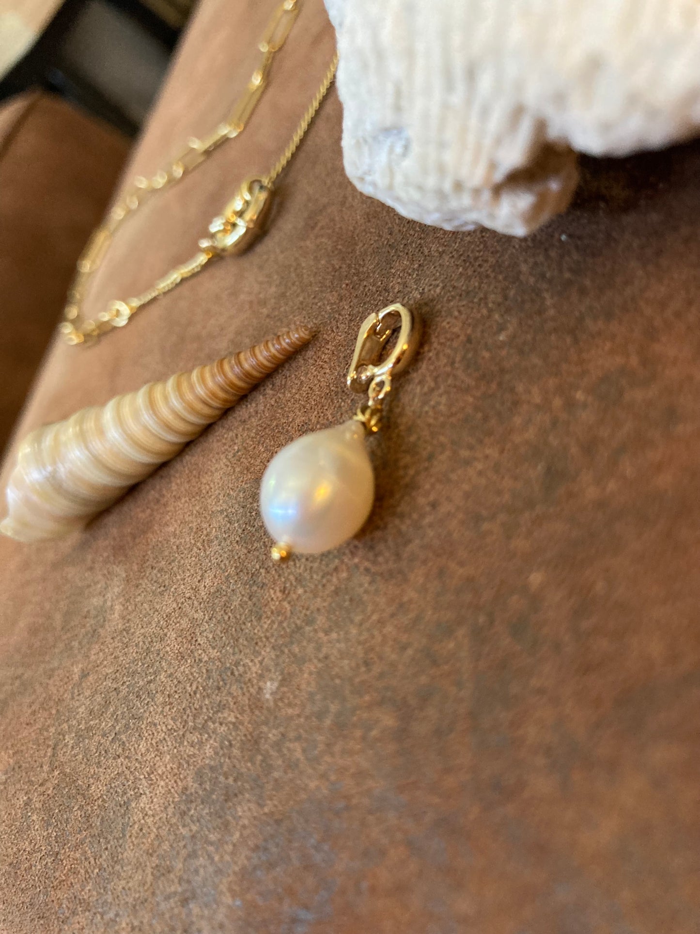 Sherry•Chic Interchangeable 3+ ways to style Freshwater Pearl choker/necklace /bracelet