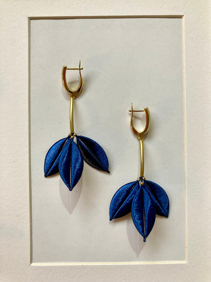 Caroline•Unique Design Shiny Hand-wrapped Silky Threads Leaves Earrings