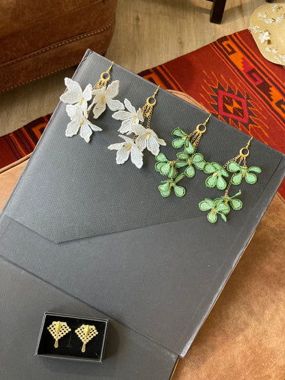 Summer• Unique Design Statement Green Flower Dangling Earrings