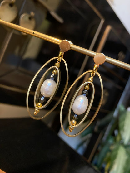 Lynn T• Tulum• Freshwater Pearl Modern Geometric Design Golden Dangling Earrings