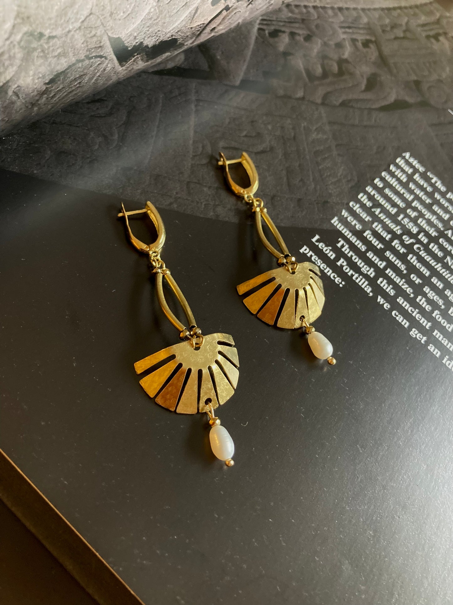 Tulum•Unique Freshwater Pearl Hand Hammered Golden Geometric Earrings