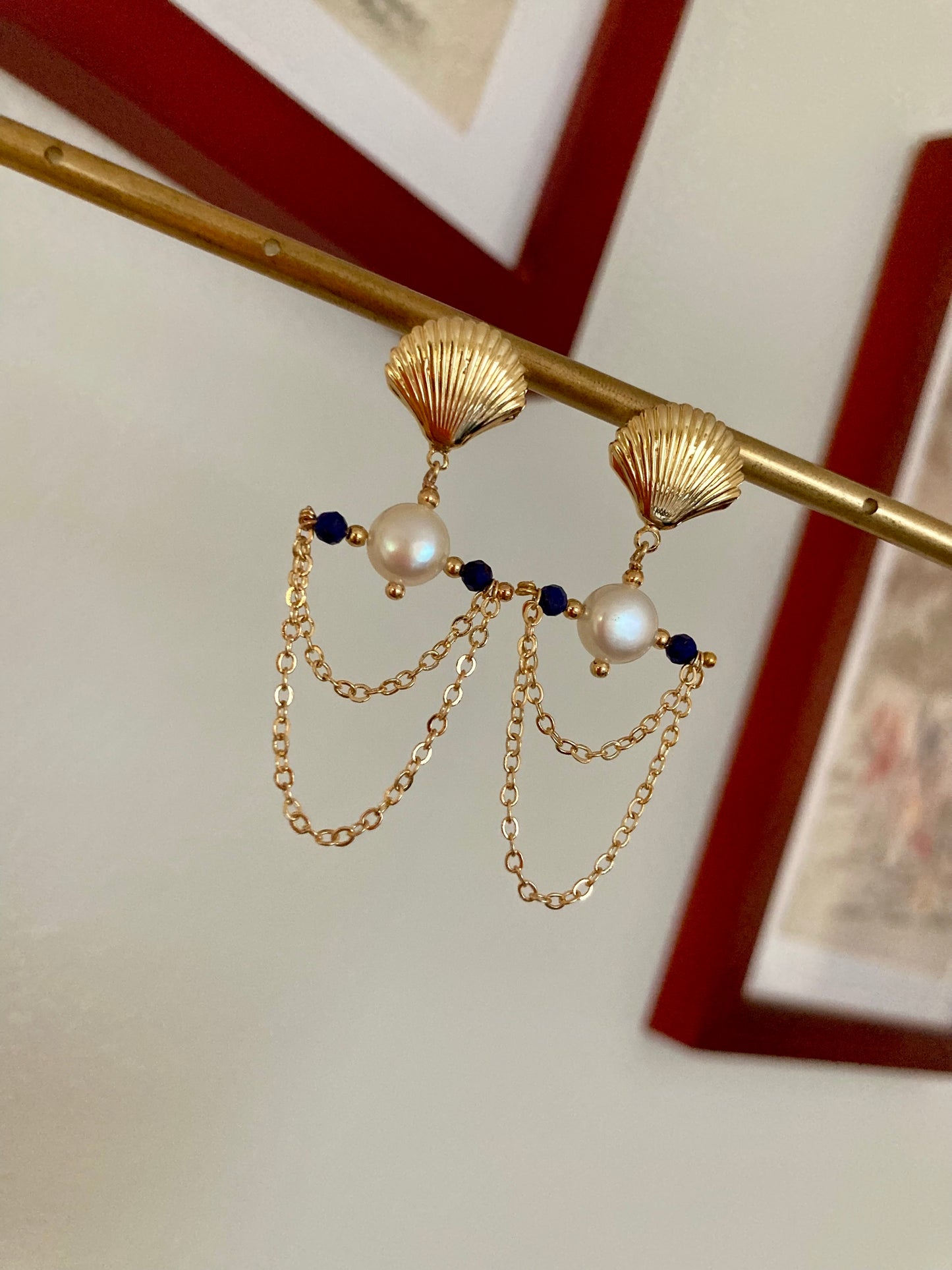 Gold Shell Stud Earrings with Freshwater Pearls – Vintage Style Jewelry