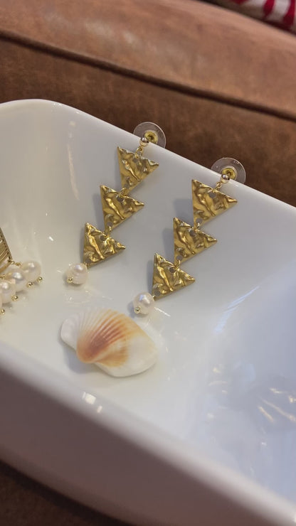 Unique Geometric Design Freshwater Pearl Golden Stud Earrings
