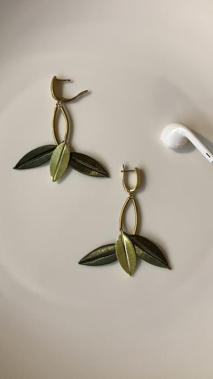 Unique Design Elegant Hand-wrapped Shiny Green Silky Thread Floral Earrings
