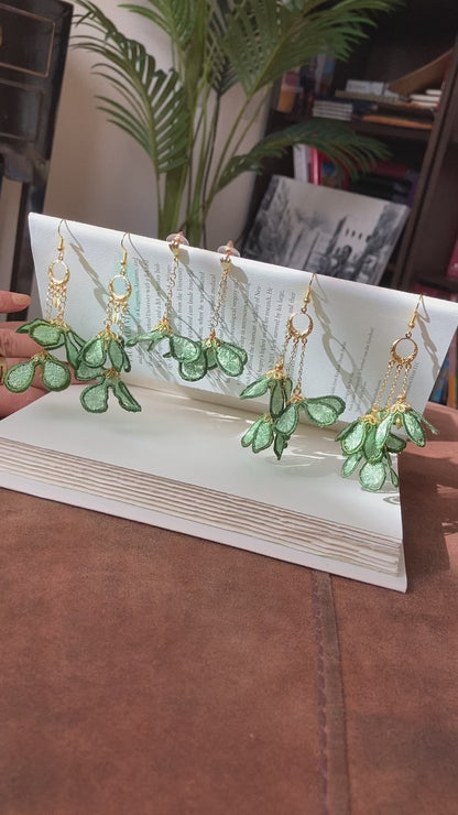 Summer• Unique Design Statement Green Flower Dangling Earrings
